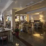 Apeneste Hotel