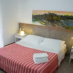 Apeneste Hotel