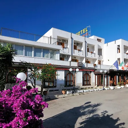 Apeneste Hotel