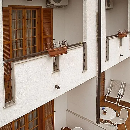 Hotel Apeneste
