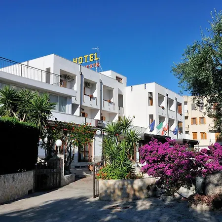 Apeneste Отель 3*