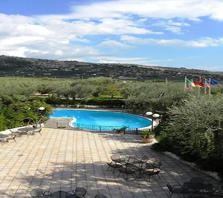 Apeneste 3* Mattinata