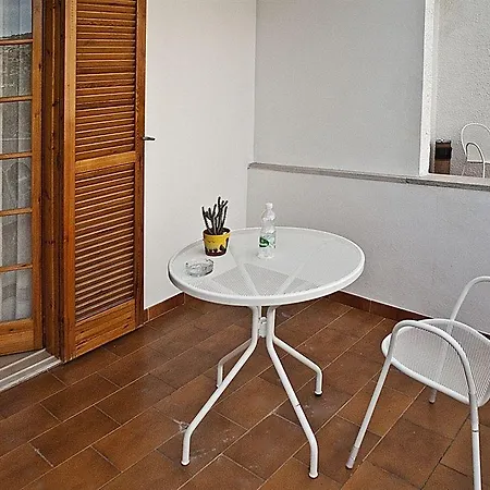 Отель Apeneste 3*