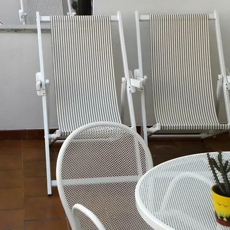 Отель Apeneste 3*